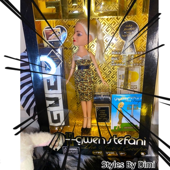 RARE GWEN STEFANI DOLL : VMA’s Gwen Stefani - Picture 2 of 8